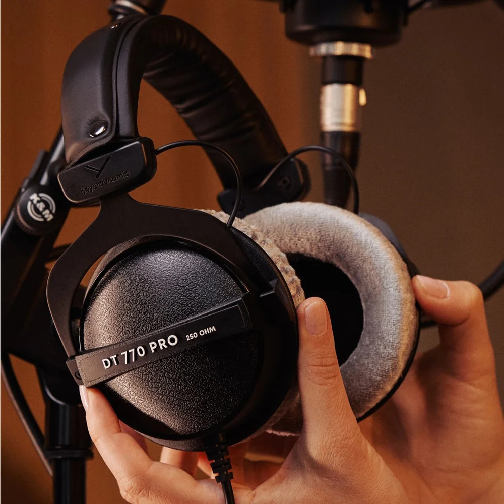 Beyerdynamic DT 770 PRO (32 Ohm) Stüdyo Referans Kulaklığı | Sesçi